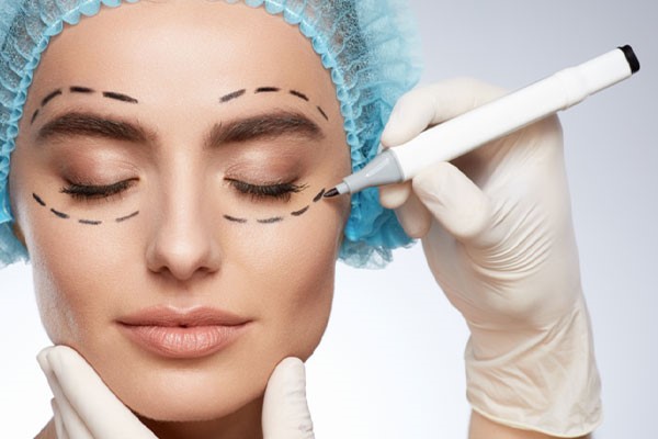 Care After Eyelid Surgery in Iran